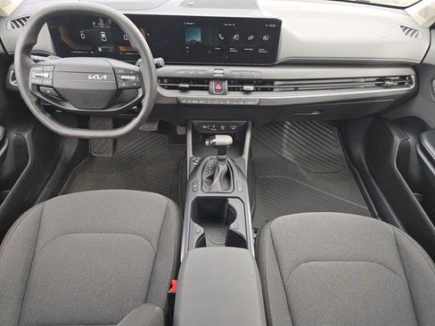 Used 2025 Kia K4 LX image 8