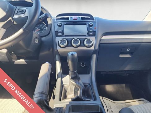 Used 2017 Subaru Crosstrek 2.0i Premium image 11