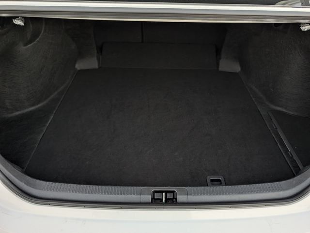 Used 2025 Toyota Camry SE FWD image 28