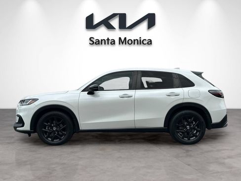 Used 2023 Honda HR-V Sport image 3