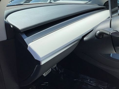 Used 2023 Tesla Model 3 Performance image 13