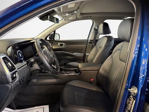 Certified 2023 Kia Sorento SX image 12