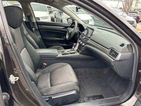 Used 2018 Honda Accord LX image 9
