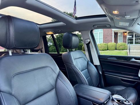 Used 2018 Mercedes-Benz GLS 550 4MATIC image 31