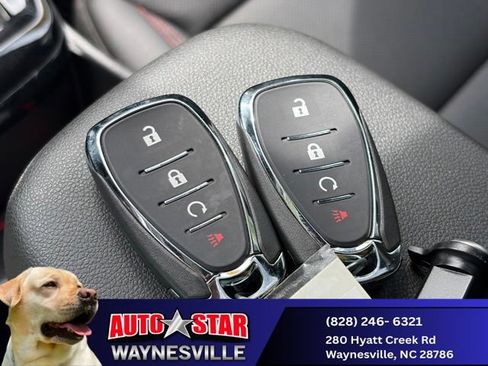 Used 2025 Chevrolet Trax RS w/ Sunroof Package FWD image 18