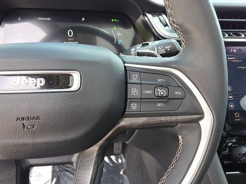 Used 2023 Jeep Grand Cherokee 4WD 4xe image 29