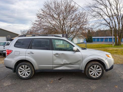 Used 2011 Subaru Forester 2.5X Premium w/ All-Weather Pkg image 2