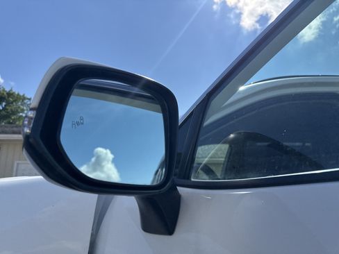 Used 2019 Toyota RAV4 LE AWD/4WD image 13