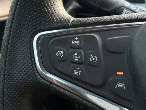 Used 2020 Chevrolet Equinox LT FWD image 23