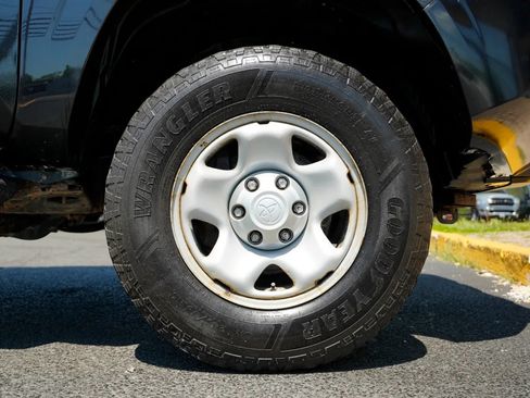 Used 2019 Toyota Tacoma SR w/ SR Convenience Package AWD/4WD image 17