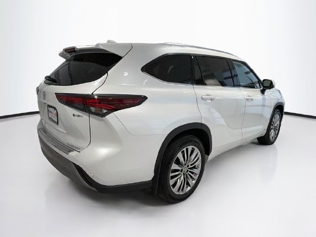 Used 2026 Toyota Highlander Platinum AWD/4WD image 6
