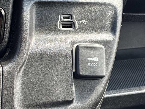 Used 2025 RAM ProMaster 2500 w/ U-Haul Equipment Group FWD image 39