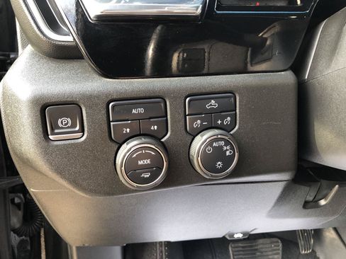 Used 2022 Chevrolet Silverado 1500 LT w/ Protection Package AWD/4WD image 17