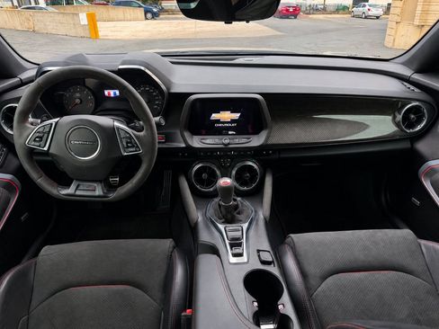 Used 2019 Chevrolet Camaro ZL1 w/ LPO, ZL1 Protection Package RWD image 20