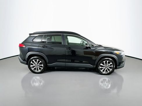 Certified 2025 Toyota Corolla Cross XLE FWD image 4