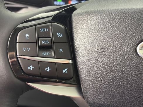 Used 2025 Ford Explorer Platinum w/ LUX Leather Package image 17