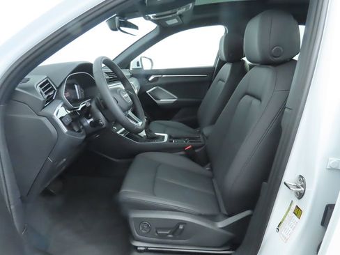 Used 2025 Audi Q3 2.0T Premium w/ Convenience Package image 20