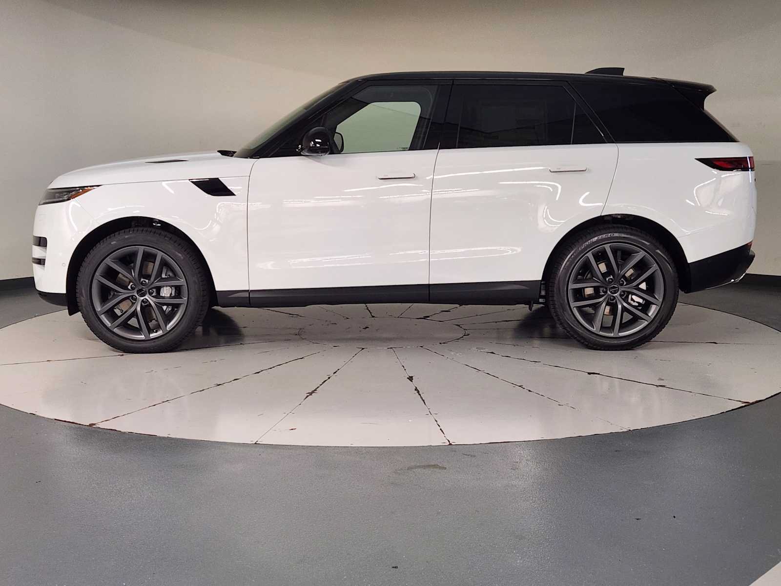 New 2027 Land Rover Range Rover Sport SE AWD/4WD image 5