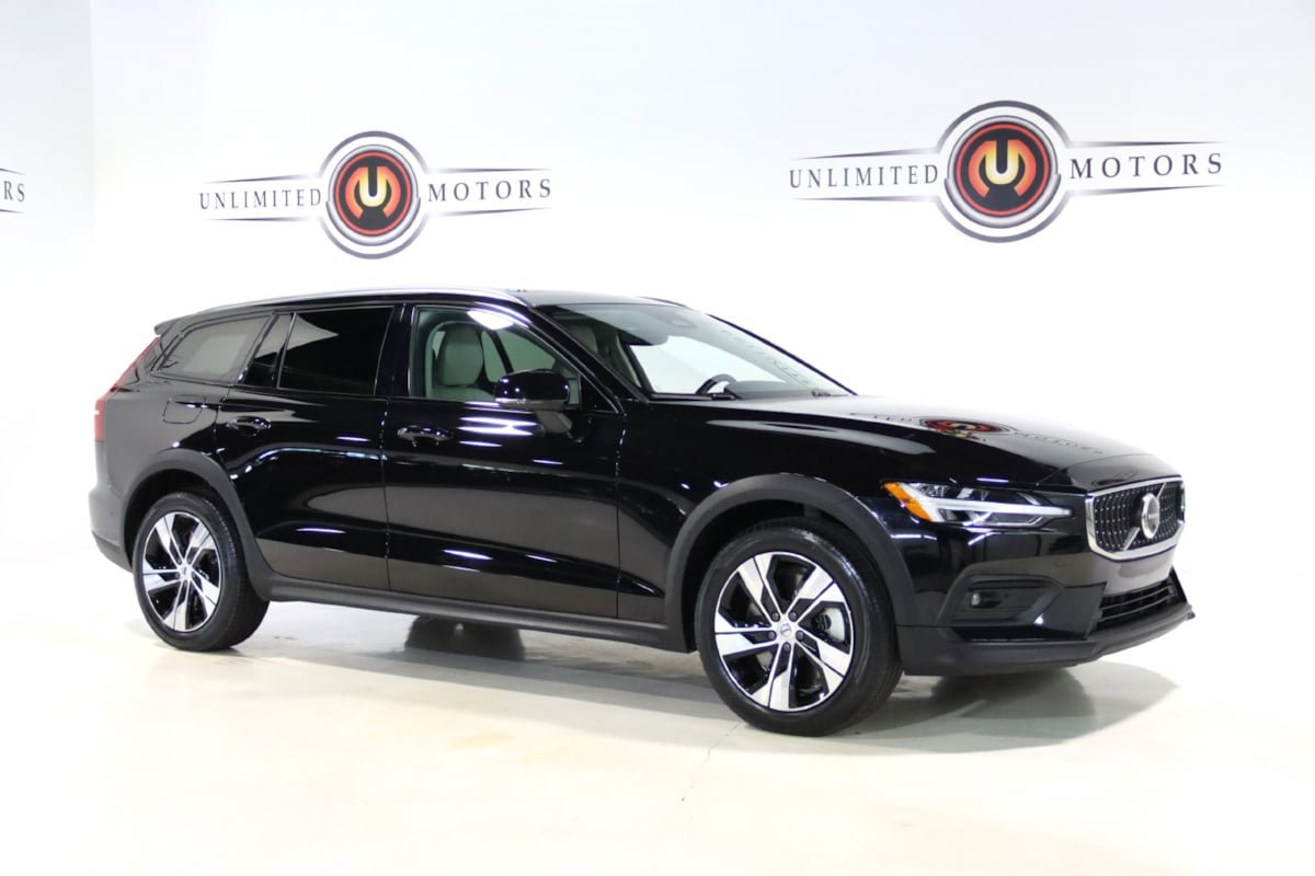 Used 2026 Volvo V60 B5 Cross Country Plus AWD/4WD image 6