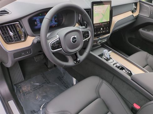 New 2026 Volvo XC60 T8 Plus w/ Climate Package AWD/4WD image 9