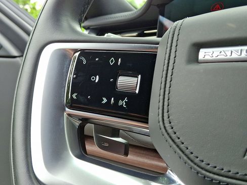 Certified 2023 Land Rover Range Rover SE image 21