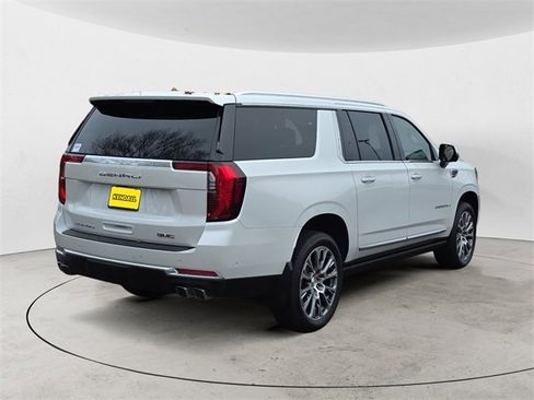 Used 2025 GMC Yukon XL Denali image 5