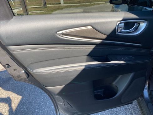 Used 2020 INFINITI QX60 Luxe w/ Essential Package image 12