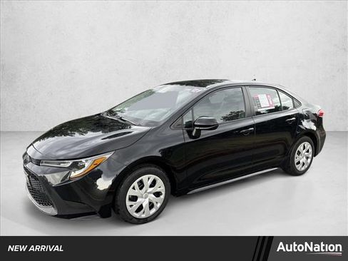 Used 2021 Toyota Corolla LE image 1
