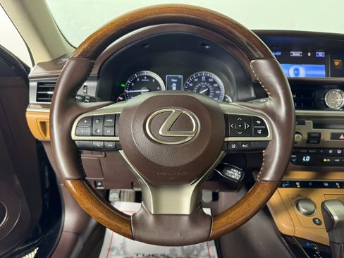 Used 2016 Lexus ES 350 ES 350 Sedan 4D w/ Luxury Package w/Wood Trim image 13