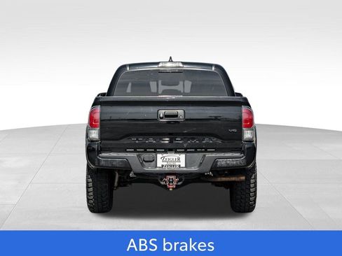 Used 2021 Toyota Tacoma TRD Sport AWD/4WD image 6