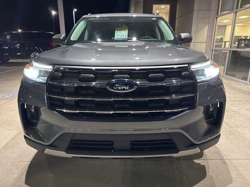 Certified 2025 Ford Explorer Active w/ Active Comfort Package image 11