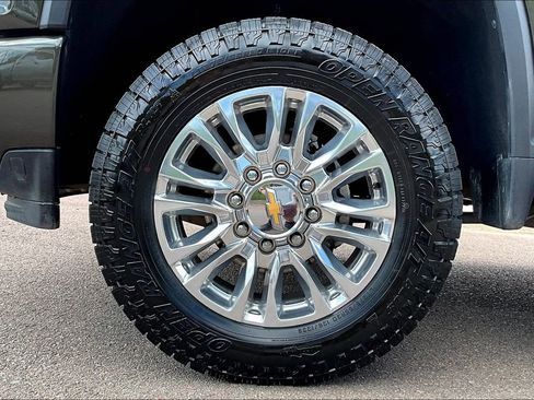 Used 2022 Chevrolet Silverado 3500 High Country w/ Technology Package image 8