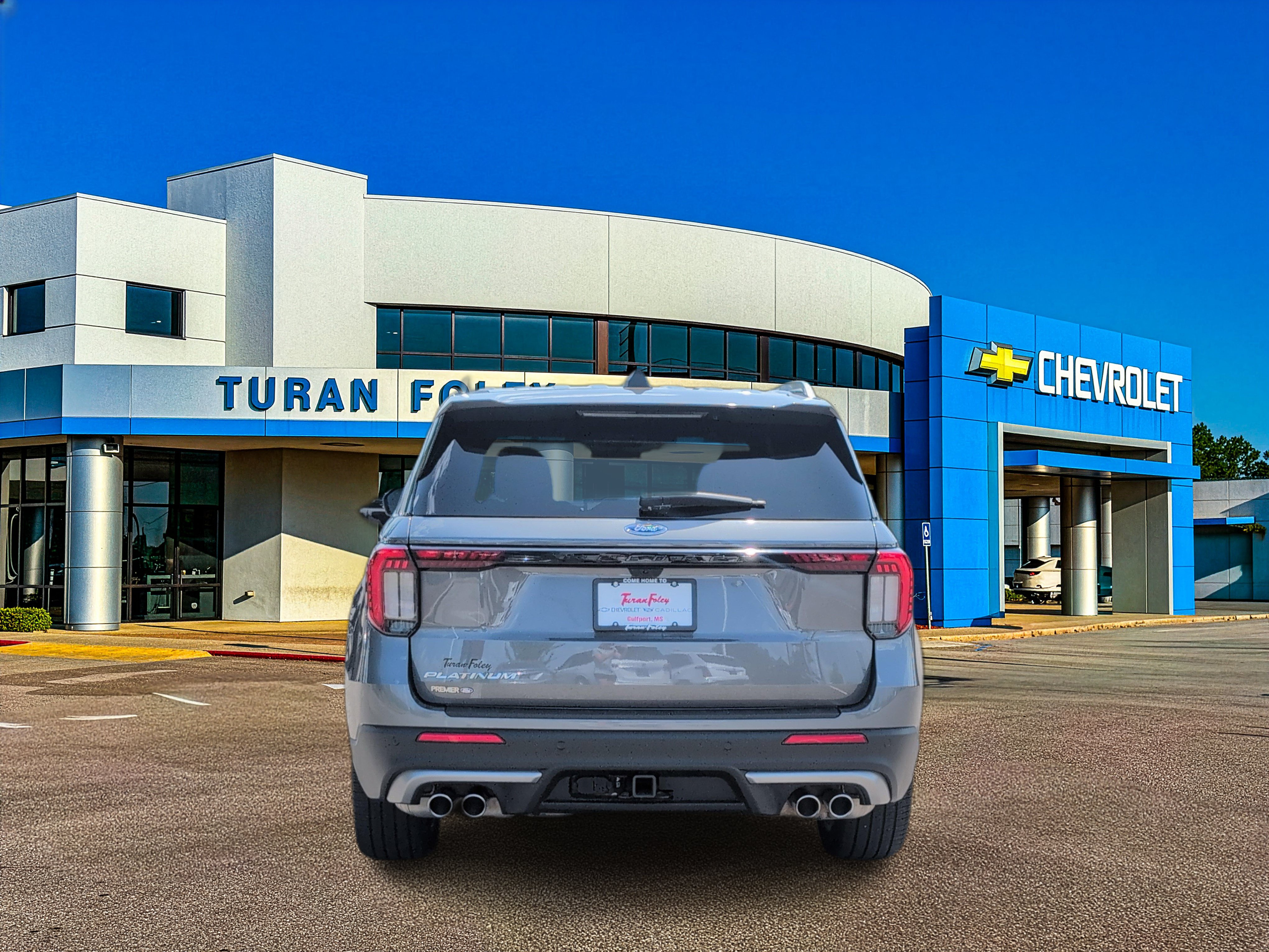 Used 2025 Ford Explorer Platinum w/ Ultimate Package RWD image 4