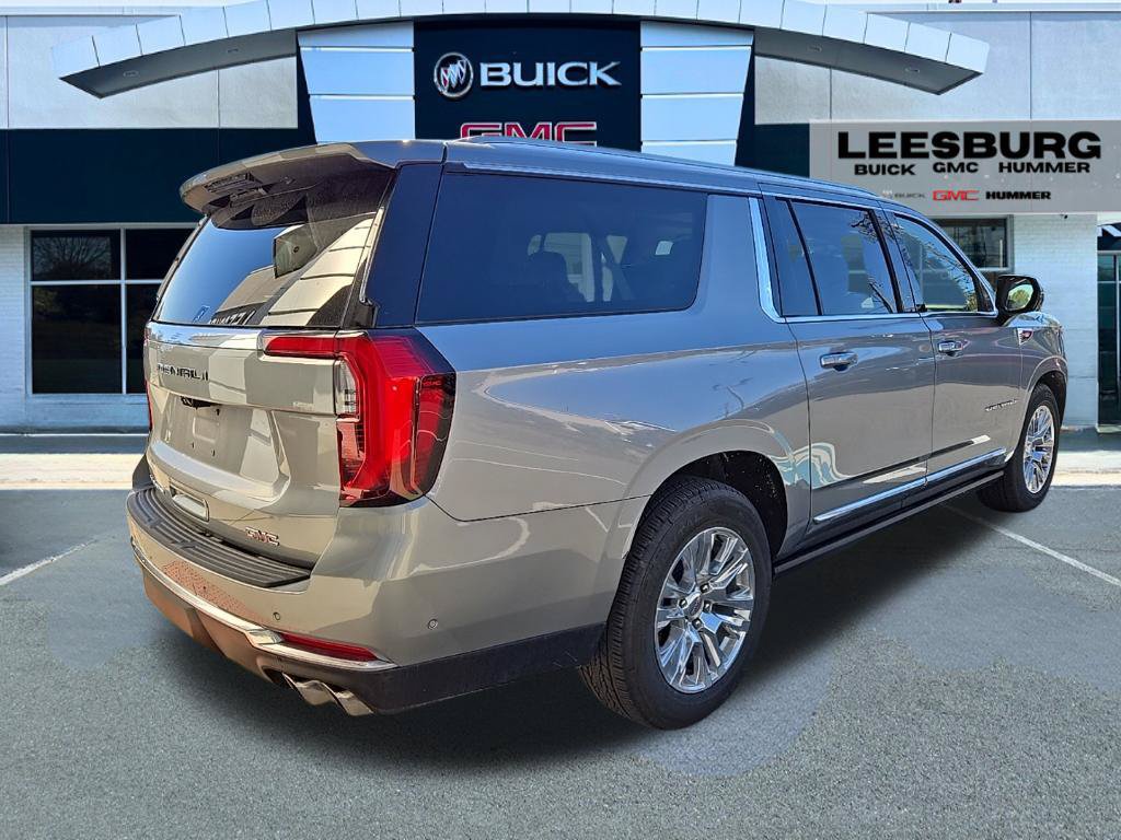 Used 2025 GMC Yukon XL Denali w/ Advanced Technology Package AWD/4WD image 7