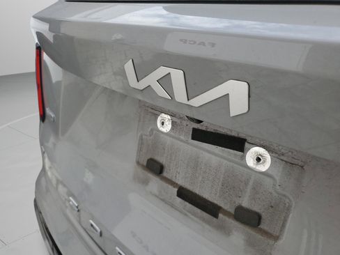 Certified 2022 Kia Sorento SX image 7