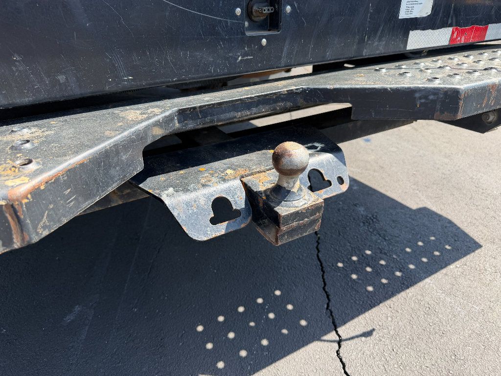 Used 2020 GMC Savana 3500 Extended RWD image 17