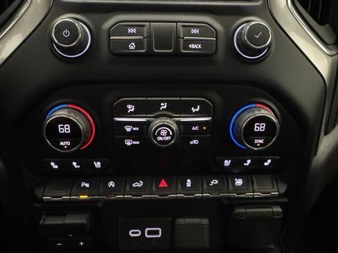 Used 2021 Chevrolet Silverado 1500 LTZ AWD/4WD image 31