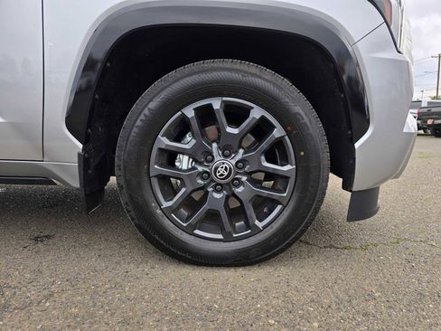 Certified 2025 Toyota Sequoia Platinum image 10