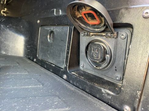 Used 2016 Toyota Tacoma 4x4 Double Cab image 9