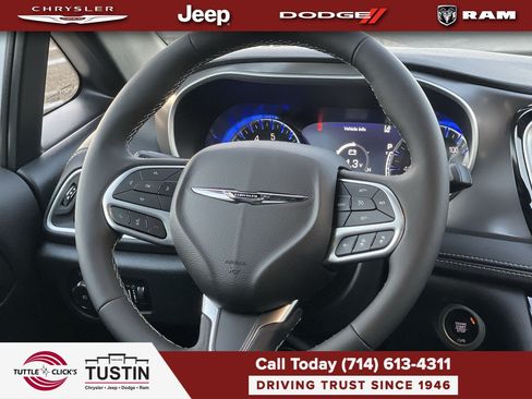New 2026 Chrysler Pacifica Select FWD image 15