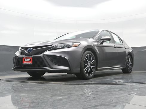 Used 2023 Toyota Camry SE image 29