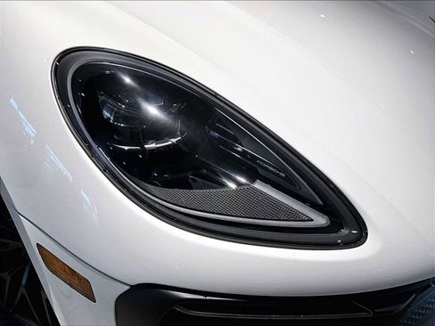 New 2026 Porsche Macan GTS image 12