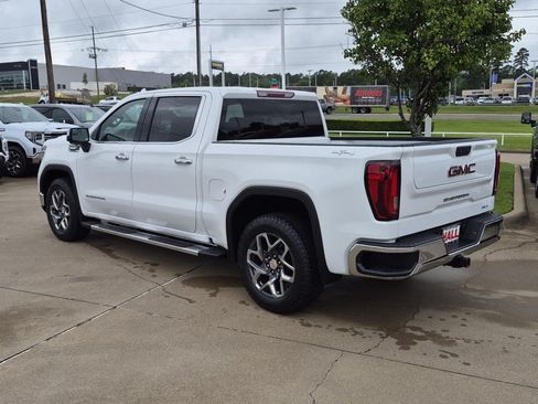 Used 2024 GMC Sierra 1500 SLT AWD/4WD image 4