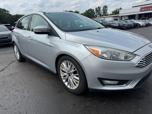 Used 2015 Ford Focus Titanium w/ Titanium Cold Weather Package FWD image 12