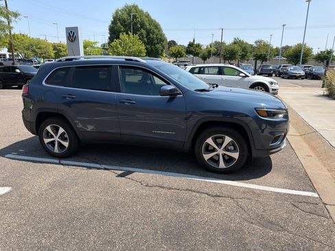Used 2020 Jeep Cherokee Limited AWD/4WD image 2
