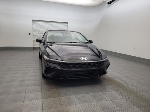 Used 2025 Hyundai Elantra SE image 14