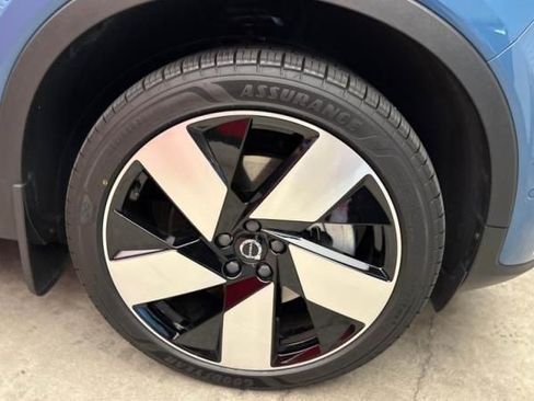 Used 2023 Volvo XC40 Recharge Ultimate w/ Protection Package Premier AWD/4WD image 5