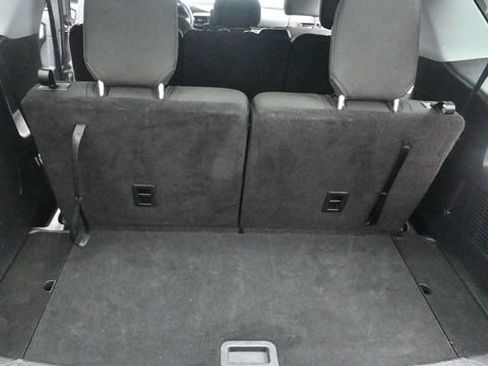 Used 2022 Ford Explorer XLT AWD/4WD image 25