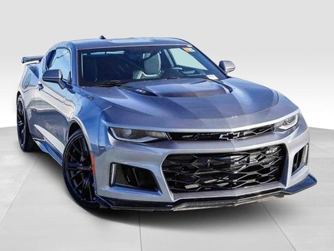 Used 2022 Chevrolet Camaro ZL1 image 2