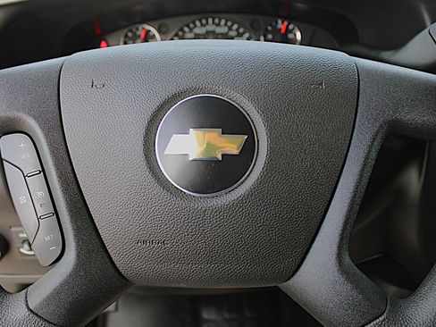 Used 2025 Chevrolet Express 2500 Extended w/ Communications Package image 25